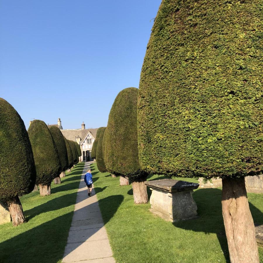 Cotswold Lodge Пейнсуик Экстерьер фото
